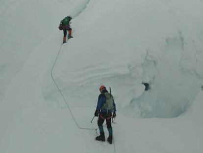 Una avalancha de nieve se lleva a cuatro alpinistas en el nevado de Huascarán en Perú