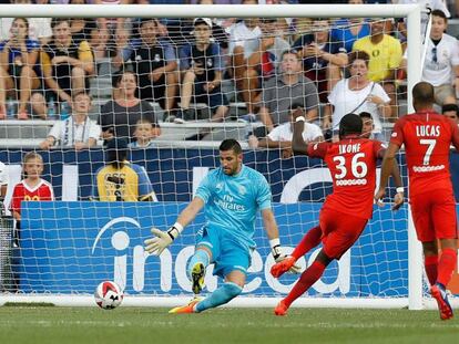 Ikone marca el primer gol del PSG. Kirk Irwin AFP