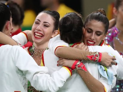 El conjunto español celebra la plata. TATYANA ZENKOVICH EFE