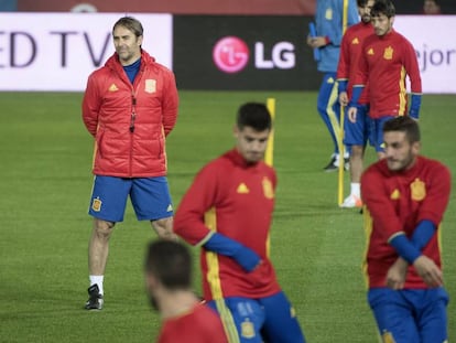 Lopetegui, durante un entrenamiento. Foto: EFE/ Vídeo: ATLAS