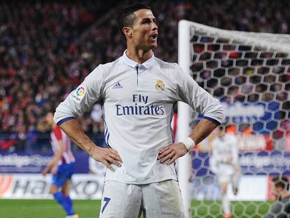 FOTO: Cristiano Ronaldo celebra su tercer gol. / VÍDEO: Rueda de prensa de los entrenadores.