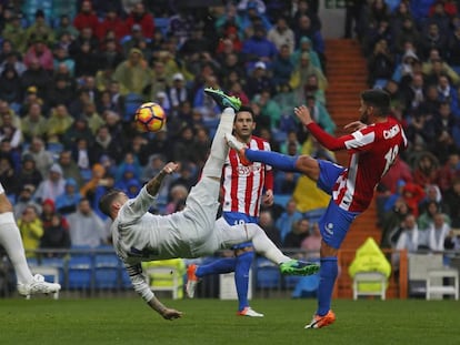 Ramos remata de chilena ante Carmona. Vídeo: rueda de prensa de Zidane.