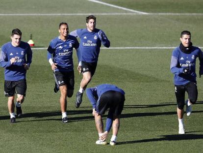 FOTO: Los jugadores del Real Madrid durante el entrenamiento de este sábado en Valdebebas. / VÍDEO: Declaraciones de Zinedine Zidane sobre Ramos.