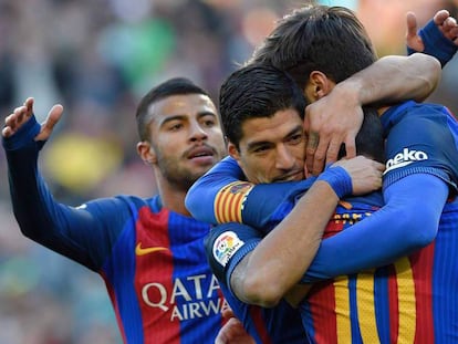 FOTO: Suárez, Messi, André Gomes y Rafinha celebran un gol del Barça. / VÍDEO: Declaraciones de Luis Enrique.