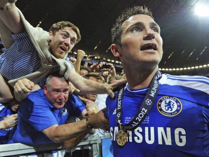 Lampard festeja a Champions com o Chelsea.