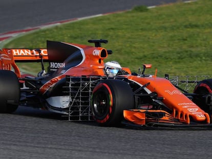 Alonso en el primer día de prueba.