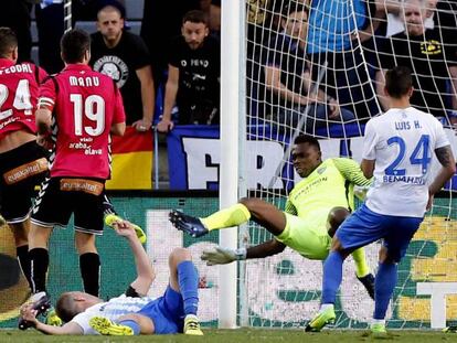 FOTO: Feddal marca el primer gol del Alavés. / VÍDEO: Rueda de prensa de los entrenadores.