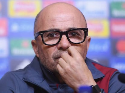 Sampaoli, durante la rueda de prensa en Leicester.