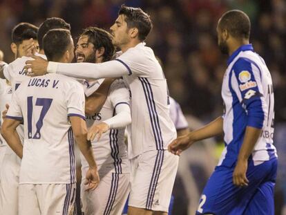 Isco, Lucas, Morata, Asensio y James festejan uno de los goles al Deportivo.
