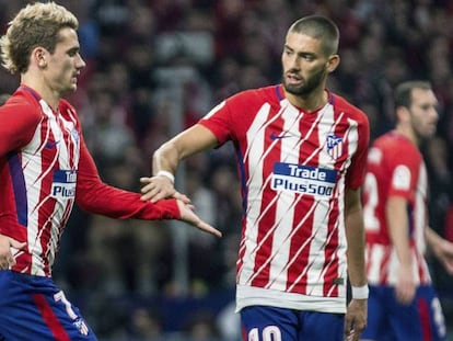 Griezmann abandona el terreno de juego en el último derbi en el que fue abucheado por la aficion del Atlético. En vídeo, Simeone y Saúl defienden al francés.