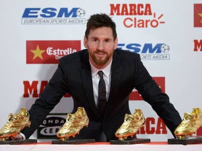 Messi posa con sus cuatro Botas de Oro.