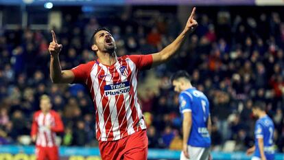 Diego Costa celebra su gol al Lleida. En vídeo, declaraciones de Diego Pablo Simeone, entrenador del Atlético de Madrid.