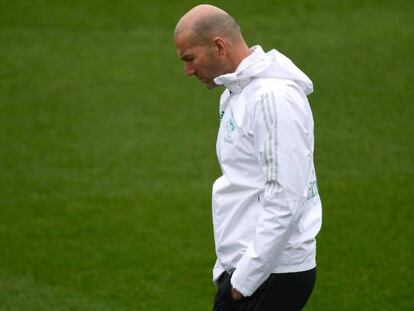 Zinedine Zidane en el entrenamiento de este martes previo al partido de Copa contra el Numancia.