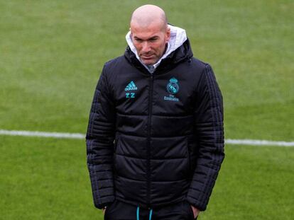 Zinedine Zidane durante el entrenamiento de este viernes.