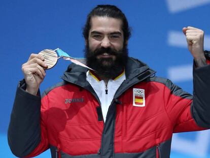 Regino Hernández con la medalla de bronce. En vídeo, Hernández agradece el apoyo recibido desde España.