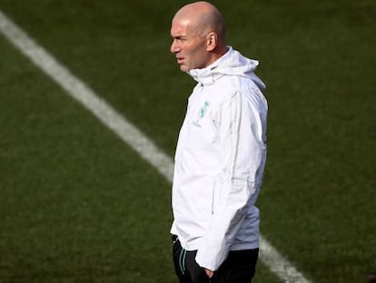 Zidane, en el entrenamiento de este sábado en Valdebebas.