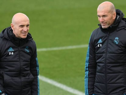 Zinedine Zidane junto a su ayudante David Bettoni. En vídeo, declaraciones del entrenador.