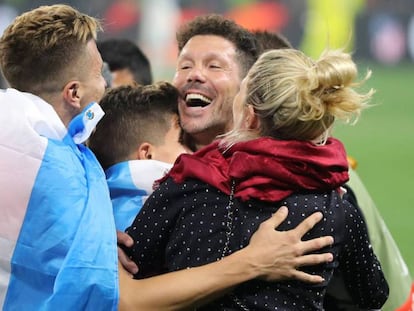 Simeone celebra el triunfo del Atlético en la final de la Europa League el miércoles en Lyon.