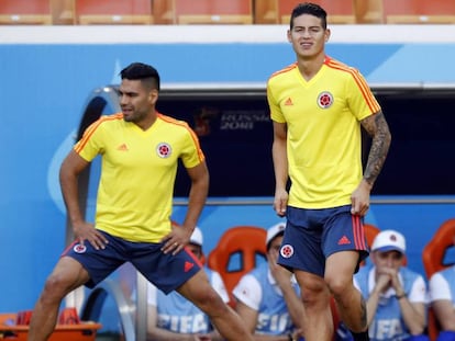 Falcao García y James Rodriguez se entrenan con la selección Colombia en Saransk, Rusia. En vídeo, declaraciones del delantero colombiano Luis Muriel.