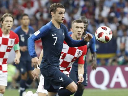 El jugador de la selección de Francia Antoine Griezmann, durante la final. / VÍDEO: Análisis del periodista de EL PAÍS, Gorka Pérez. SAÚL ORTIZ