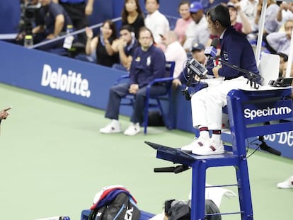FOTO: Serena Williams se enfrenta al árbitro, Carlos Ramos. / VÍDEO: Enfrentamiento de serena con el árbitro.