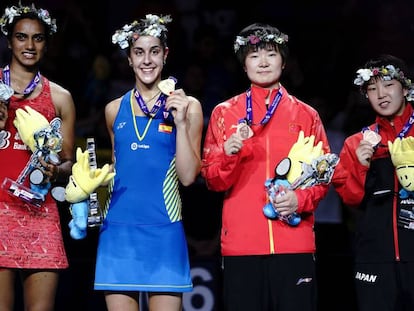 Sindhu Pusarla (i) y Carolina Marin (d), en el pasado Mundial.