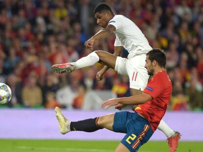 Rashford marca ante Jonny el 0-2 en el Villamarín. En vídeo, declaraciones de Luis Enrique y de Dani Ceballos sobre la derrota de la selección.