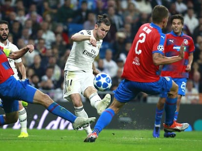 Bale intenta un remate ante el Viktoria Pilsen. En vídeo, declaraciones de Lopetegui en rueda de prensa.