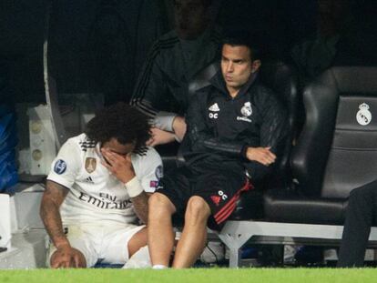 Marcelo, dolorido en el banquillo tras su lesión. En vídeo, declaraciones de Lopetegui y Benzema tras el partido.