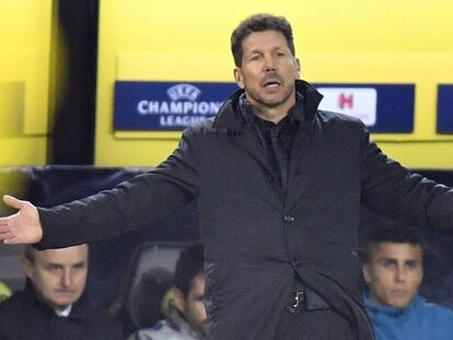 Simeone, durante el partido en Dortmund. En vídeo, declaraciones de Simeone en rueda de prensa tras el partido contra el Borussia Dortmund