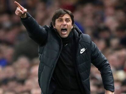 Antonio Conte, en un partido con el Chelsea el pasado mes de febrero. En vídeo, las claves de la crisis del Real Madrid.