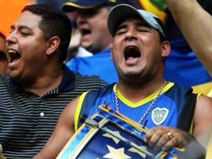 Maxi Mazzaro, en el centro de la imagen. En vídeo, Los hinchas de Boca y River ya calientan en Madrid para la final de la Copa Libertadores