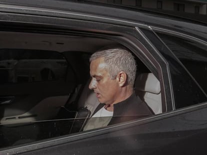 José Mourinho en Manchester, este martes. En vídeo, el Manchester United destituye a José Mourinho.