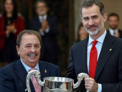 En vídeo, Juan de Dios Roman anuncia que tiene un cáncer tras recibir del rey Felipe el Premio Nacional del Deporte.