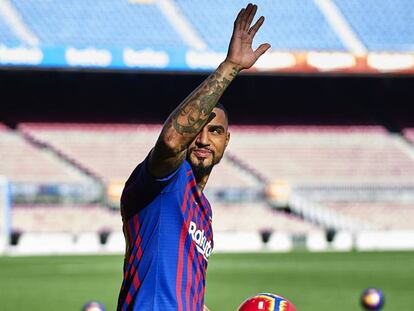 Kevin Prince Boateng, durante su presentación en el Camp Nou.