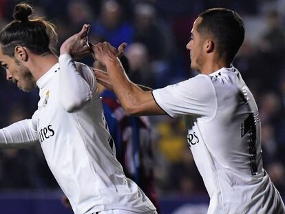 Bale se quita de encima a Lucas Vázquez tras marcar. En vídeo, declaraciones de Solari, entrenador del Real Madrid, después del partido.