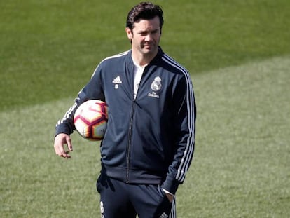 FOTO: Solari, durante el entrenamiento previo al partido en Valladolid. / VÍDEO: Rueda de prensa del entrenador.