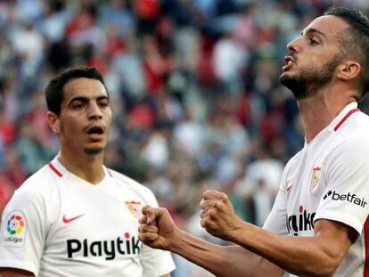 Sarabia celebra su gol ante Ben Yedder. En vídeo, declaraciones de Machín, entrenador del Sevilla F.C.