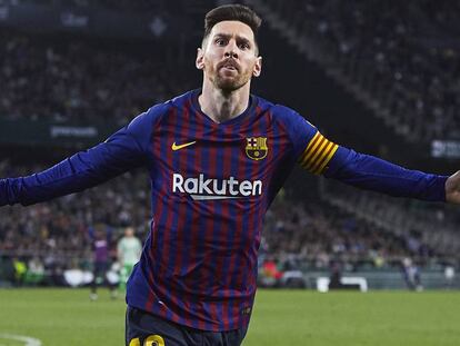 Messi celebra uno de sus goles al Betis. En vídeo, declaraciones de Ernesto Valverde tras el partido.