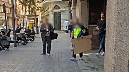 O ex-jogador do Valladolid Borja Fernández, depois de ser parado. Em vídeo, imagens da operação policial.