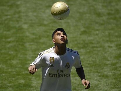 Rodrygo Goes, durante su presentación con el Real Madrid. / En vídeo: Declaraciones del delantero brasileño.