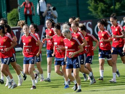 La selección española, en unos de los últimos entrenamientos antes de medirse a EEUU. En vídeo, declaraciones de Marta Torrejón.