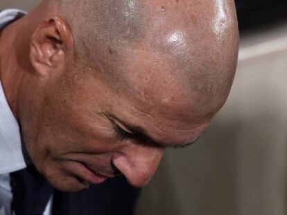 Zidane, durante el partido del Madrid en Villarreal. En video, el técnico francés habla en rueda de prensa sobre el desempeño del equipo durante el juego del pasado domingo en el Estadio de la Cerámica.