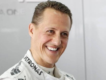 Michael Schumacher en el Gran Premio de Malasia en marzo de 2012. En vídeo, el piloto alemán es admitido en el hospital Georges Pompidou.