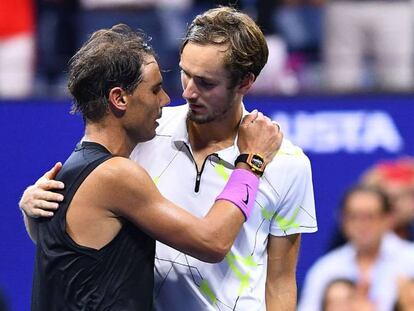 Nadal y Medvedev, tras la final. En vídeo, homenaje del US Open a Nadal con todos los 'Grand Slams' que ha ganado.