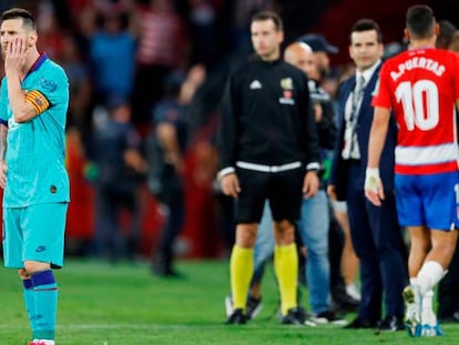 En foto, Messi se lamenta en los últimos minutos del partido. En vídeo, declaraciones del entrenador del FC Barcelona, Ernesto Valverde.