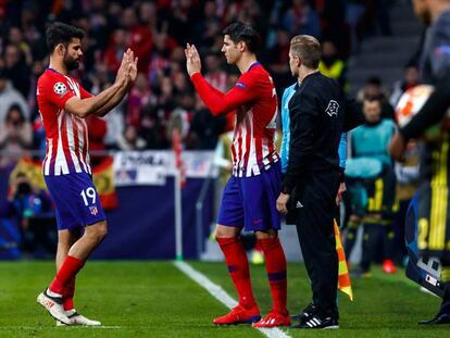 Morata reemplaza a Diego Costa durante el Atlético-Juventus de la temporada pasada. En vídeo, Simeone habla de Diego Costa.