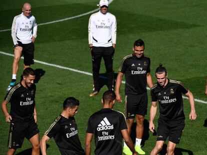 Los jugadores del Real Madrid en el entenamiento previo al derbi contra el Atlético de este sábado en el Metropolitano. En vídeo, declaraciones de Simeone.