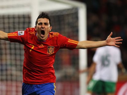 Villa celebra su gol a Portugal en las semifinales del Mundial de Sudáfrica 2010. En vídeo, David Villa anuncia su retirada del fútbol.