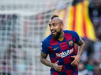 Vidal, después de marcar un tanto al Alavés. En vídeo, Ernesto Valverde habla sobre Vidal y Aleñá tras el partido contra el Alavés.